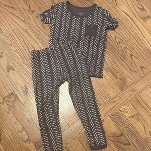 Kyte Baby Espresso Herringbone Brown and White Patterned Pajama Set 4T